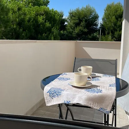 Apartment Perla By Ermosa - A 400 M Dal Mare